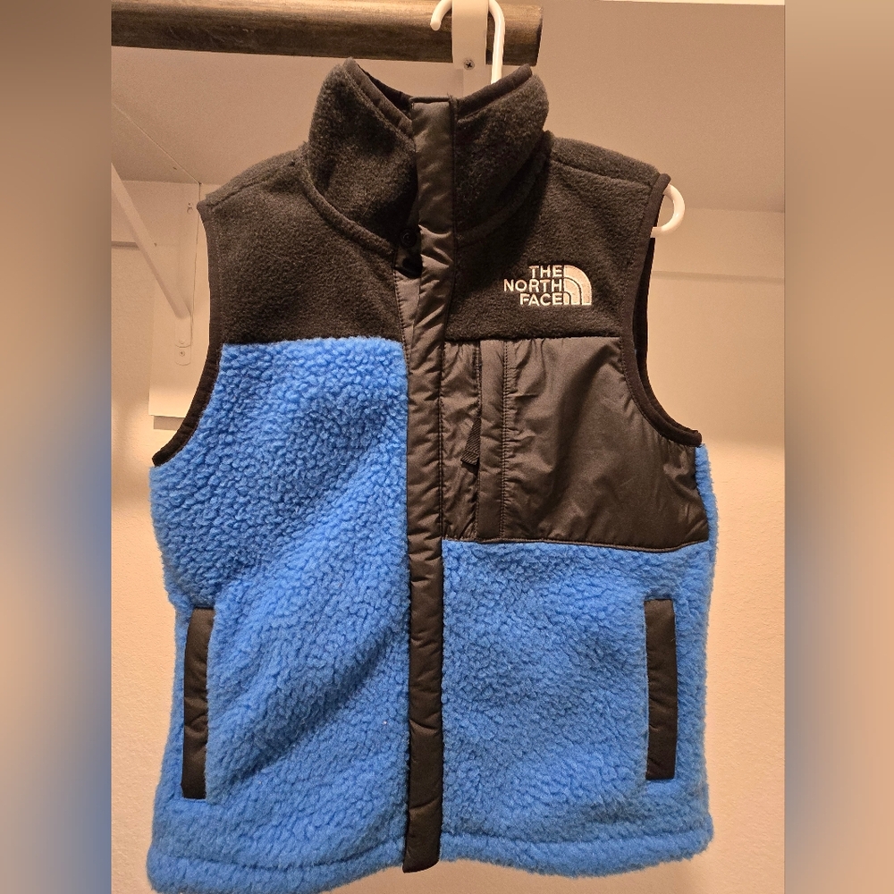 The Northface Teen Fleece Vest size 7/8